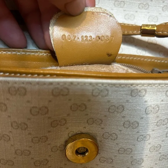 Vintage Gucci Crossbody with Entrupy COA - Picture 12 of 15